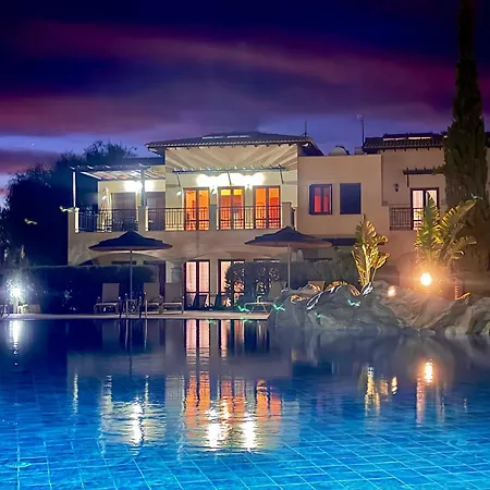 Theseus Village - 2 Bed With Pool View, Aphrodite Hills Lejlighed *