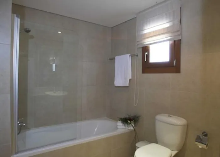 Lägenhet Theseus Village - 2 Bed With Pool View, Aphrodite Hills Kouklia