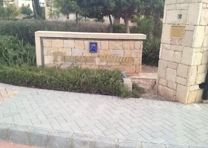 Lägenhet Theseus Village - 2 Bed With Pool View, Aphrodite Hills Kouklia