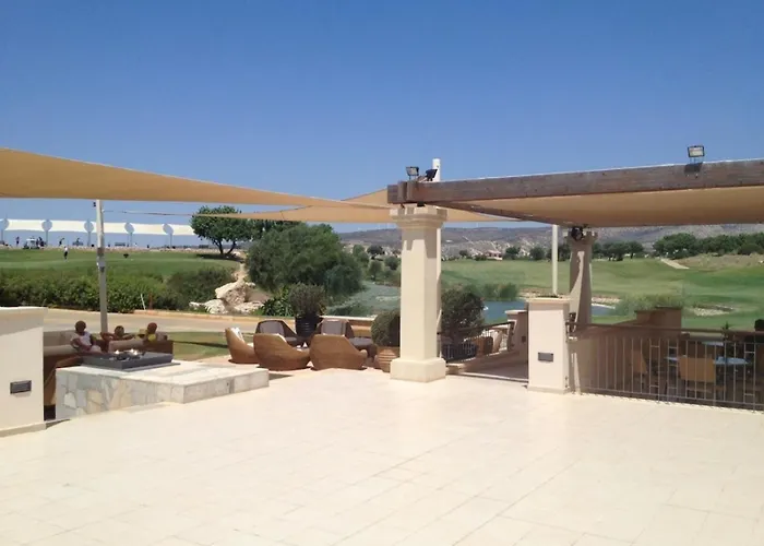 Theseus Village - 2 Bed With Pool View, Aphrodite Hills Lägenhet Kouklia