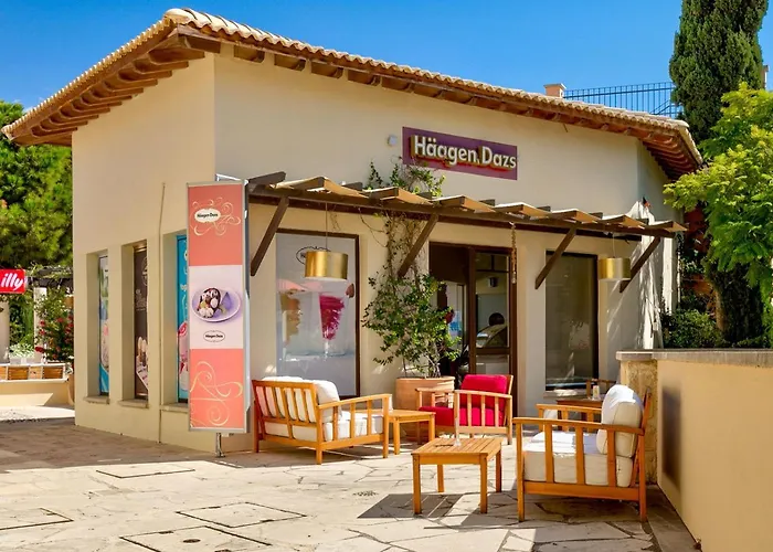 Theseus Village - 2 Bed With Pool View, Aphrodite Hills *